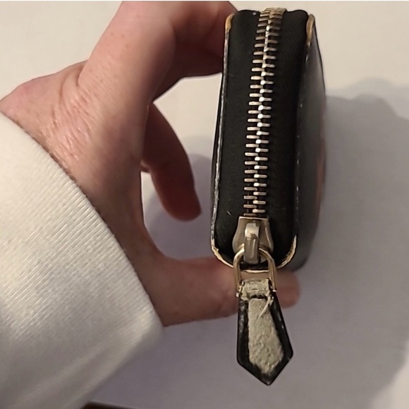 Givenchy & Disney Authentic Vintage Collaboration Mini Wallet with COA - Picture 4 of 15